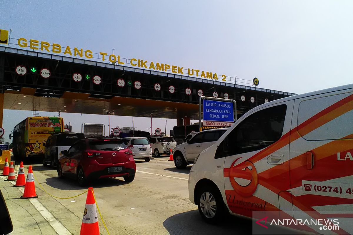 H-7 mudik Lebaran tol Jakarta-Cikampek mulai ramai