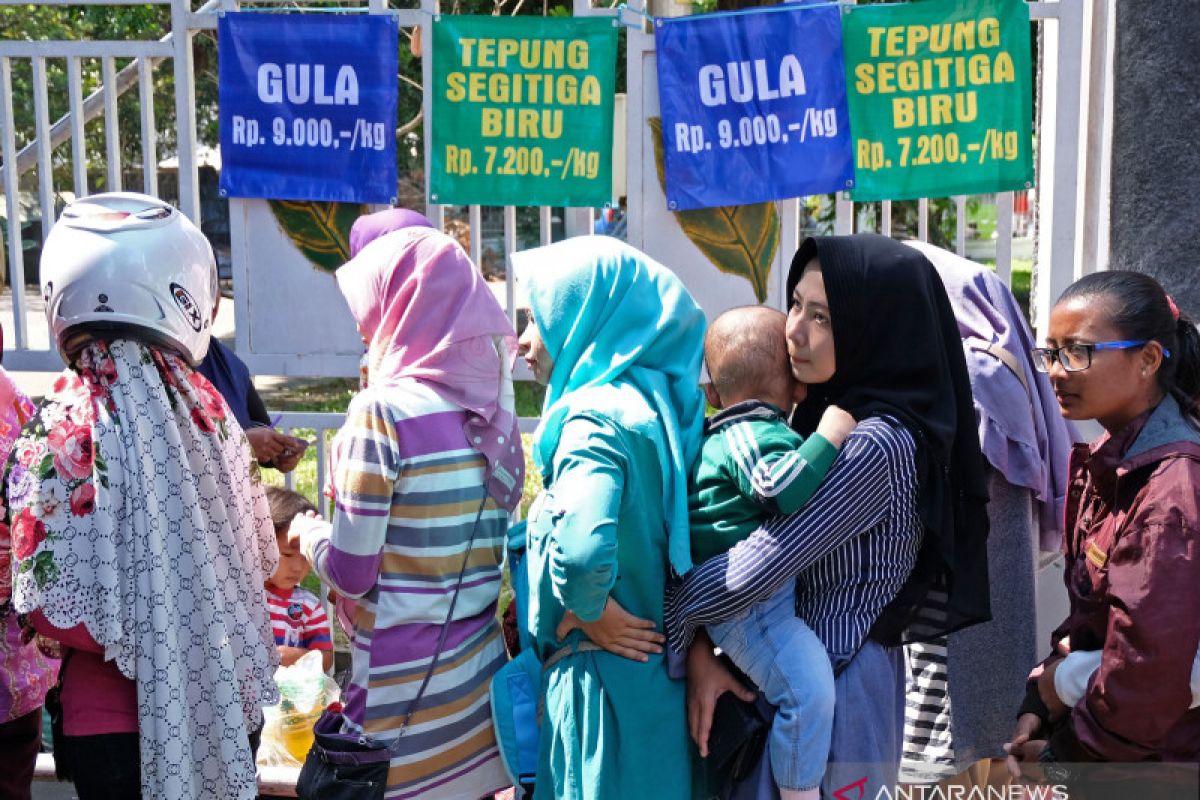 Pesantren Tahfidz Palembang gelar bazar sembako