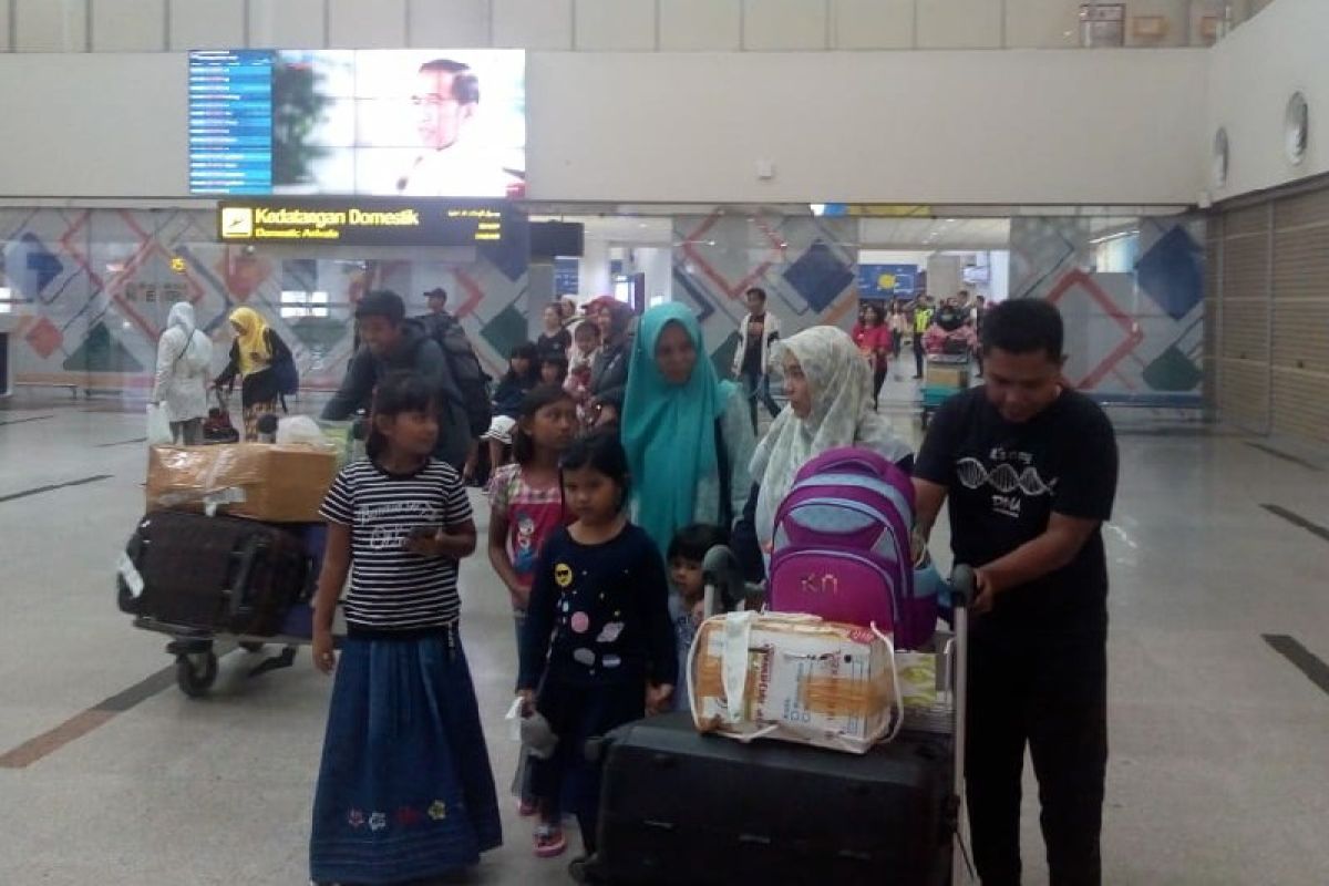 Para pemudik mulai berdatangan di Bandara Kualanamu