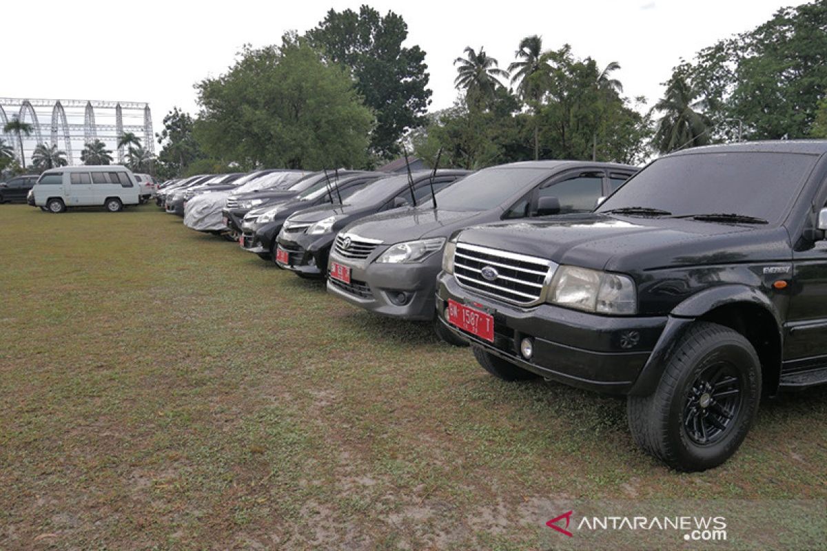 Begini penampakan 436 mobil dinas 'dikandangkan' di rumah Gubernur Riau saat cuti Lebaran