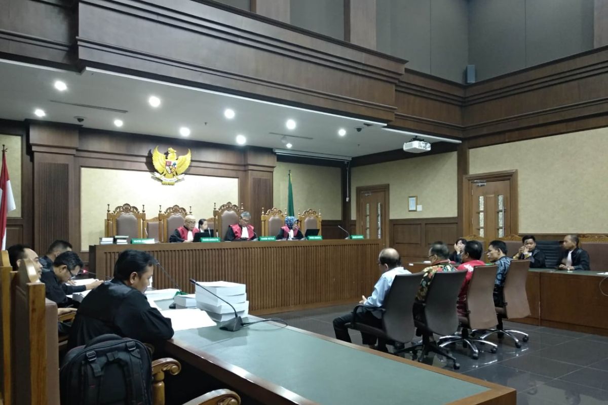 Empat anggota DPRD Kalteng dituntut 6 dan 7 tahun penjara