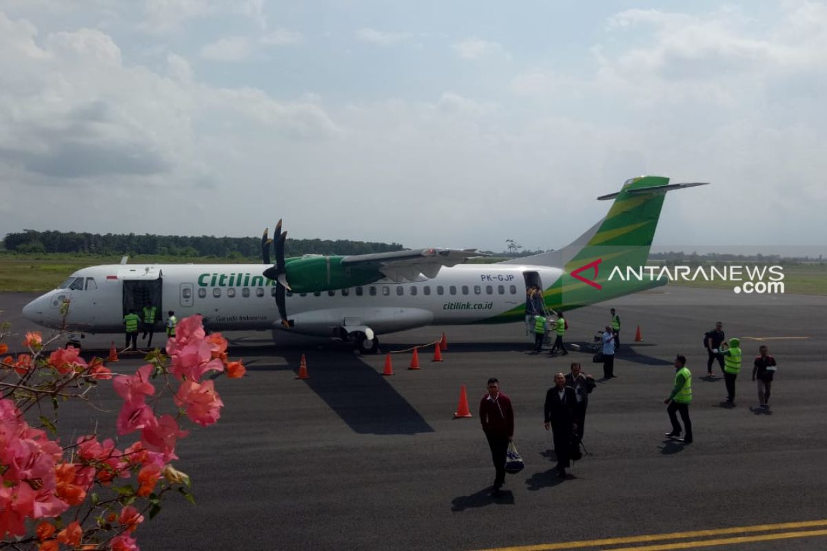 Arus mudik di Bandara Notohadinegoro Jember masih sepi