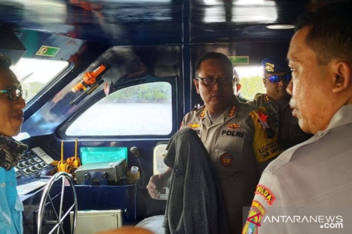 Polair Polda Babel periksa alat keselamatan kapal angkutan Lebaran