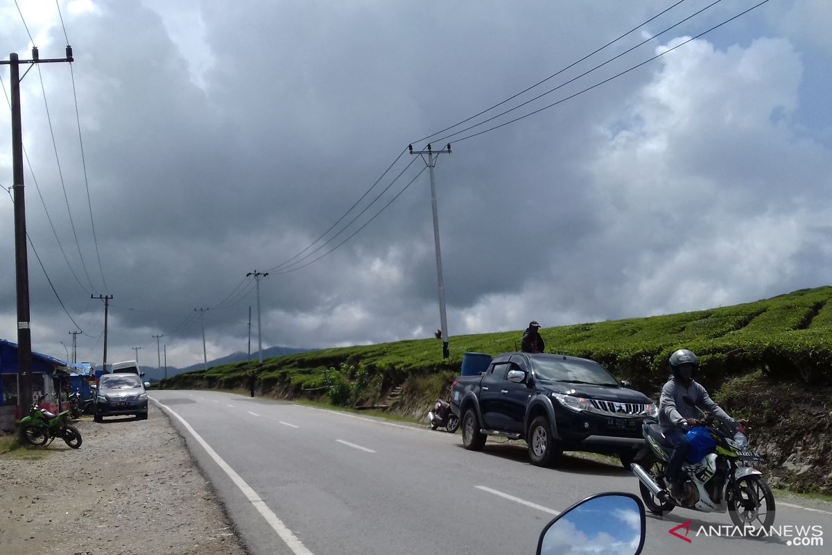 Danau Singkarak dan simpang Bypass Selayo kawasan macet jalur mudik