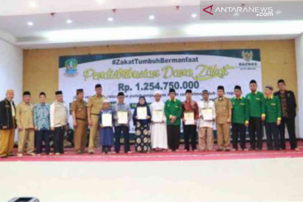 Baznas Bekasi salurkan zakat senilai Rp1,2 miliar