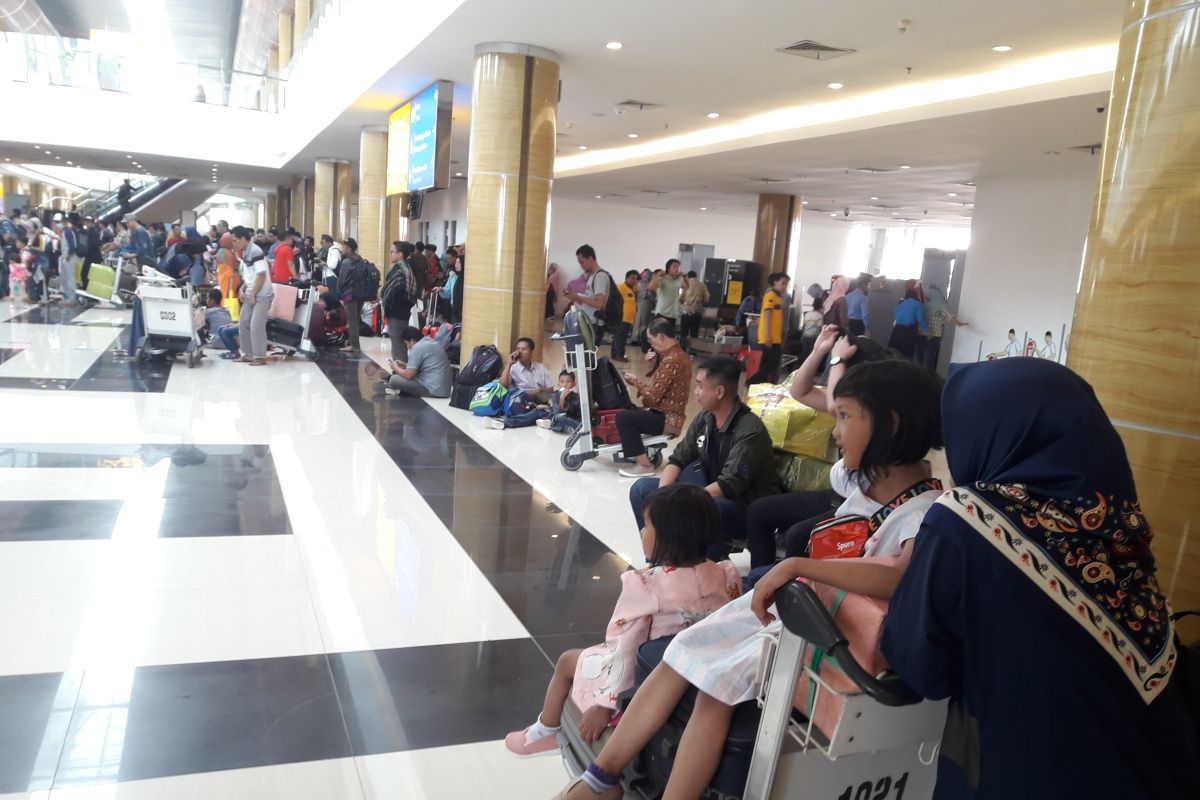 Bandara Internasional APT Pranoto Samarinda Dibanjiri Penumpang
