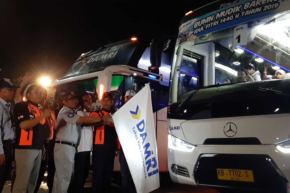 Damri Pontianak berangkatkan mudik gratis