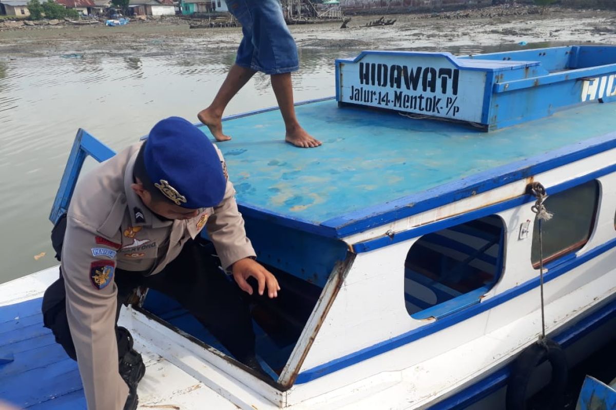 Satpolair periksa kapal penumpang di Pelabuhan Lama Muntok