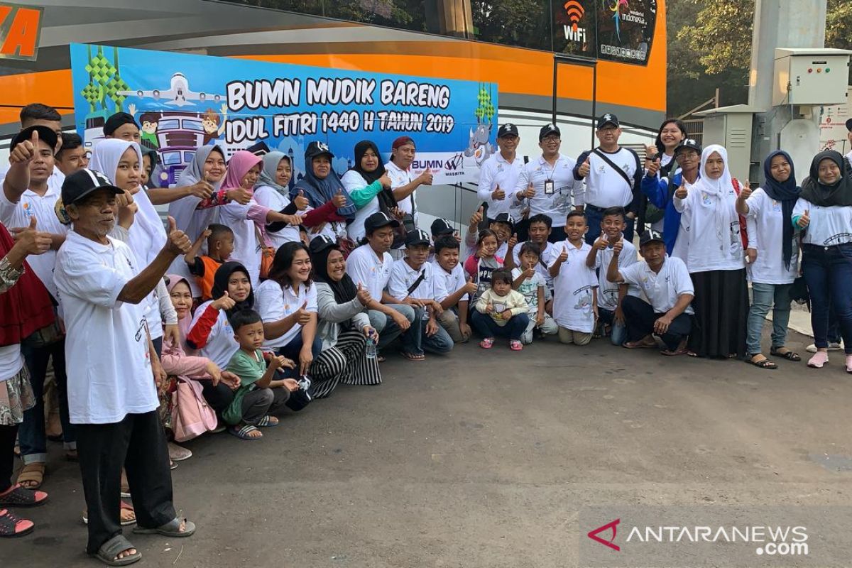 Waskita's 52 buses transport 2,300 Lebaran 2019 travelers for free