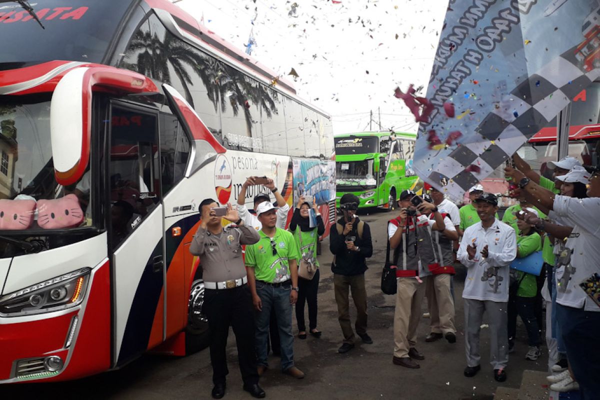 Kacab Jasa Raharja melepas mudik gratis menuju Palembang dan Padang