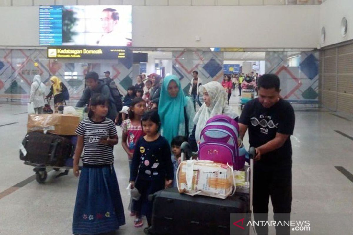 Pemudik mulai berdatangan di Bandara Internasional Kualanamu