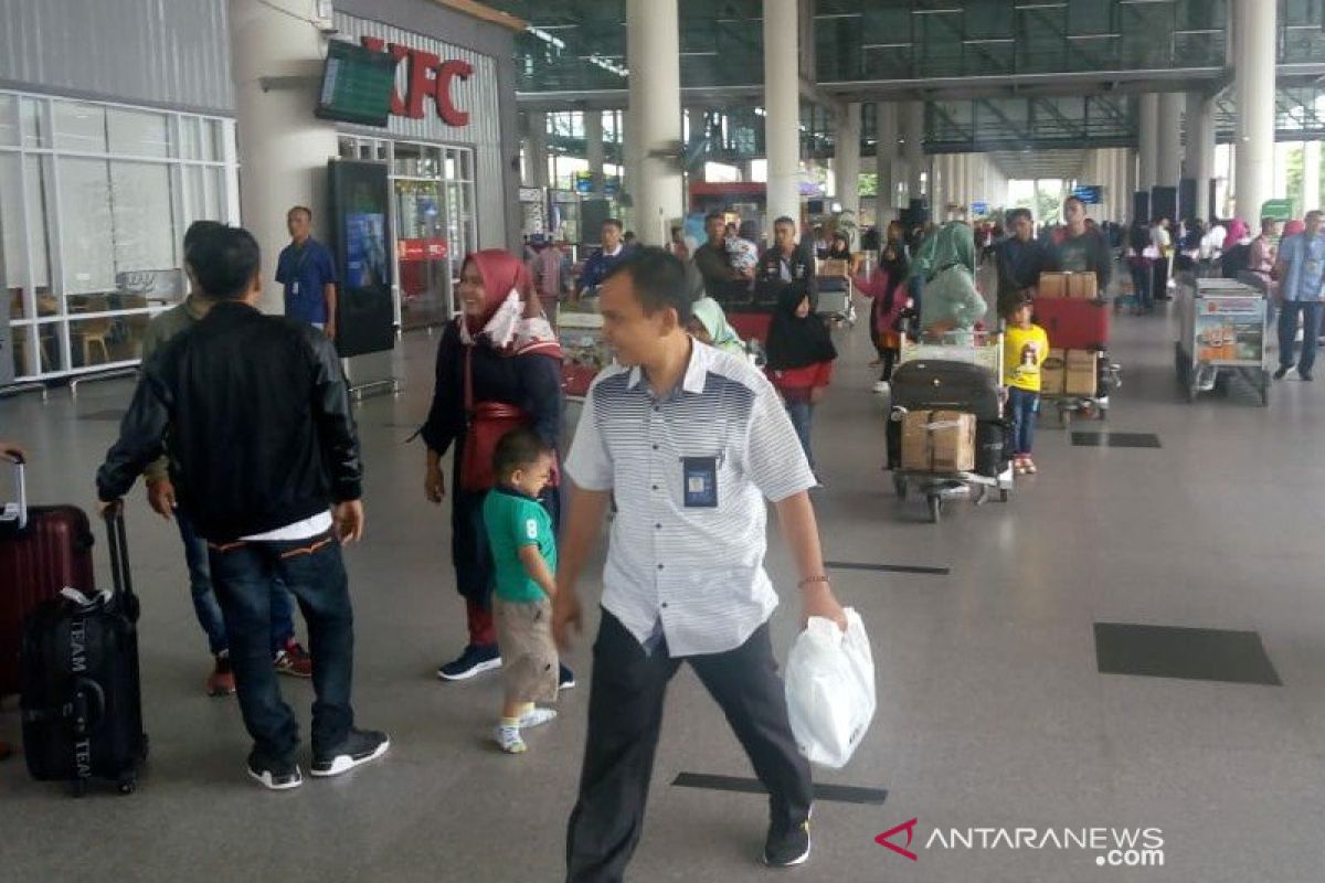 Penumpang mudik ramai di Bandar Udara Internasional Kualanamu