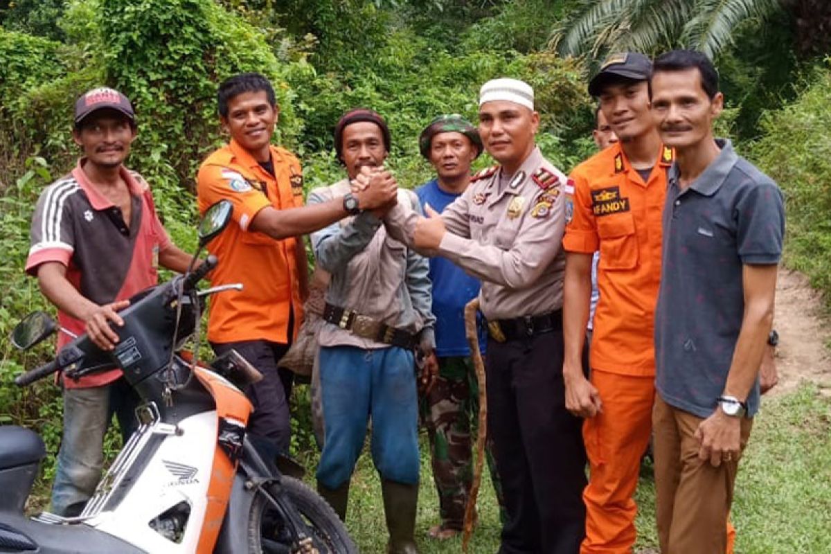 Tim SAR temukan pencari jernang dalam kondisi kelelahan