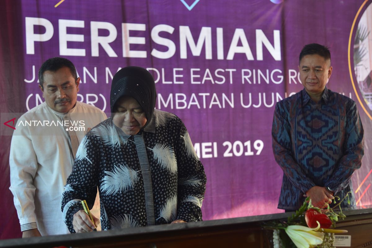 Risma resmikan Jalan MERR Gunung Anyar Surabaya
