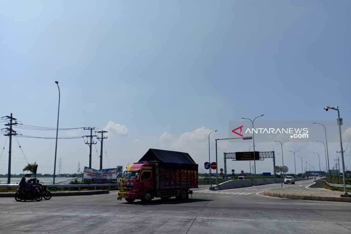 Tol Paspro mulai dipadati mobil pribadi pemudik