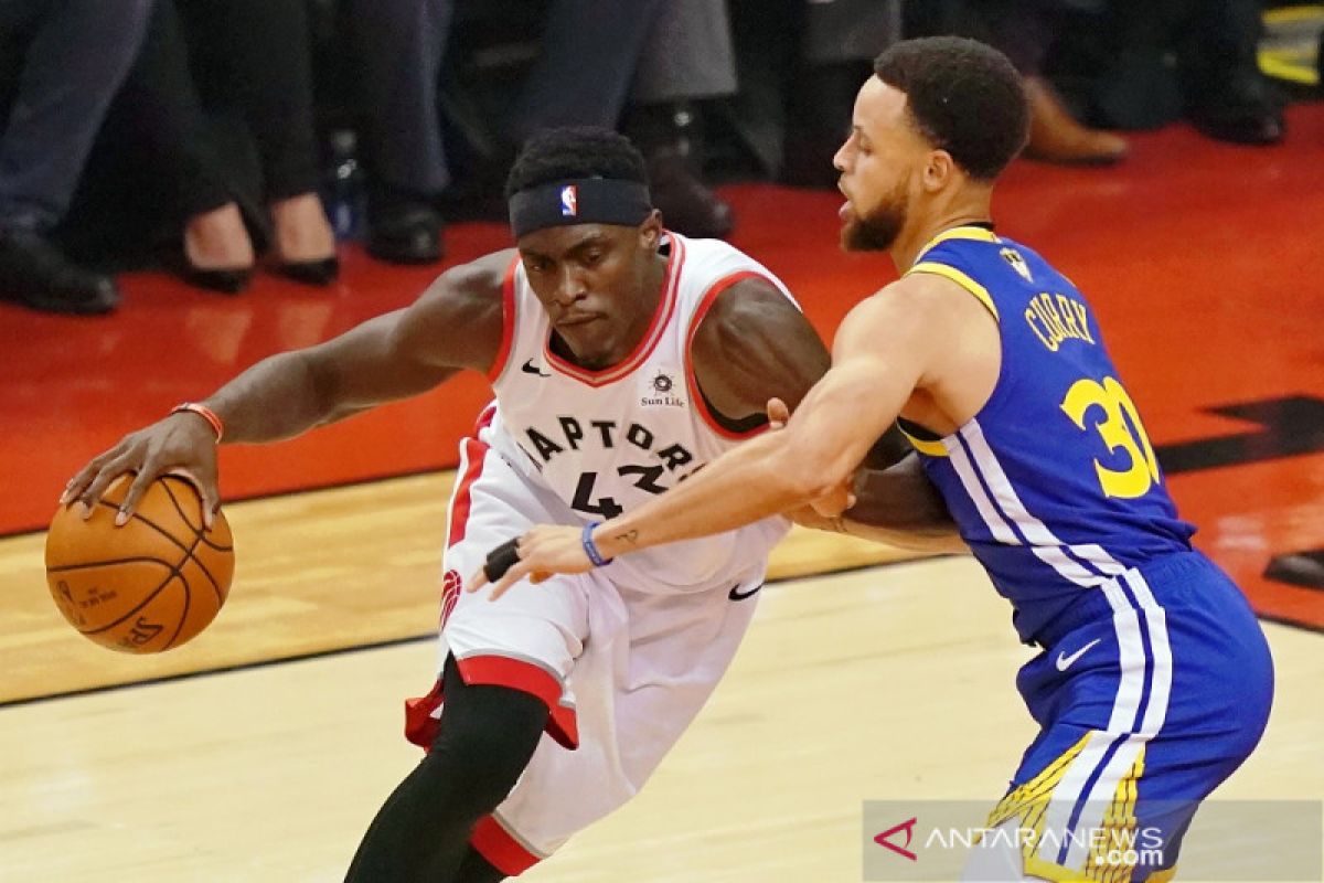 Warriors keok dari Raptors di seri ketiga