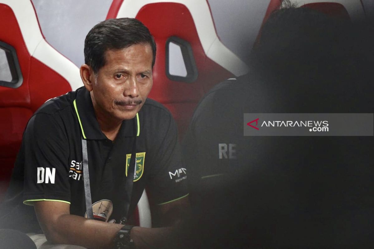 Belum pernah menang, manajemen Persebaya evaluasi tim pelatih