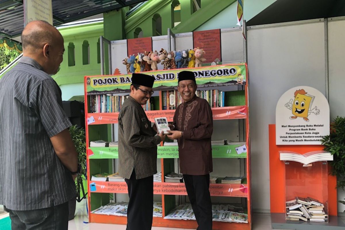 Doroti hadir di Masjid Diponegoro Yogyakarta untuk meningkatkan literasi