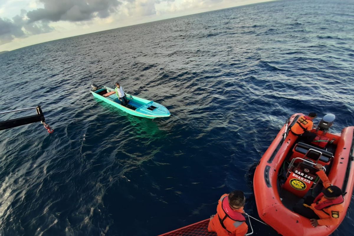 Basarnas masih cari 11 penumpang long boat terbalik