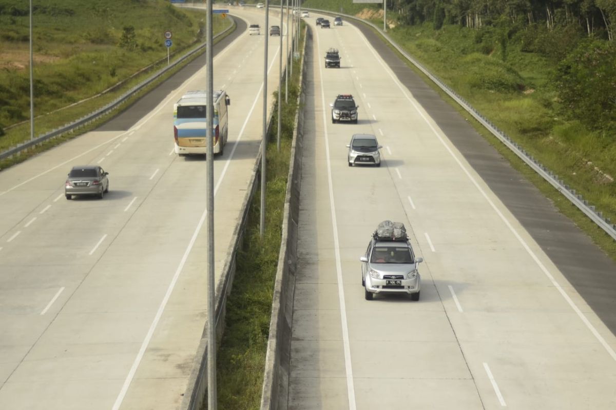 Pemudik memilih lewat Tol Trans Sumatera