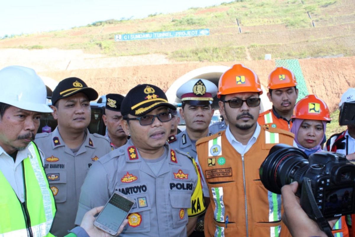 Tol Cisumdawu di Sumedang dibuka untuk kendaraan pemudik