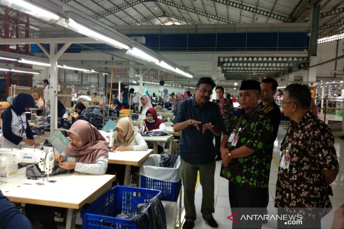 Disnakertrans Bantul lakukan sidak perusahaan terkait pembayaran THR (VIDEO)