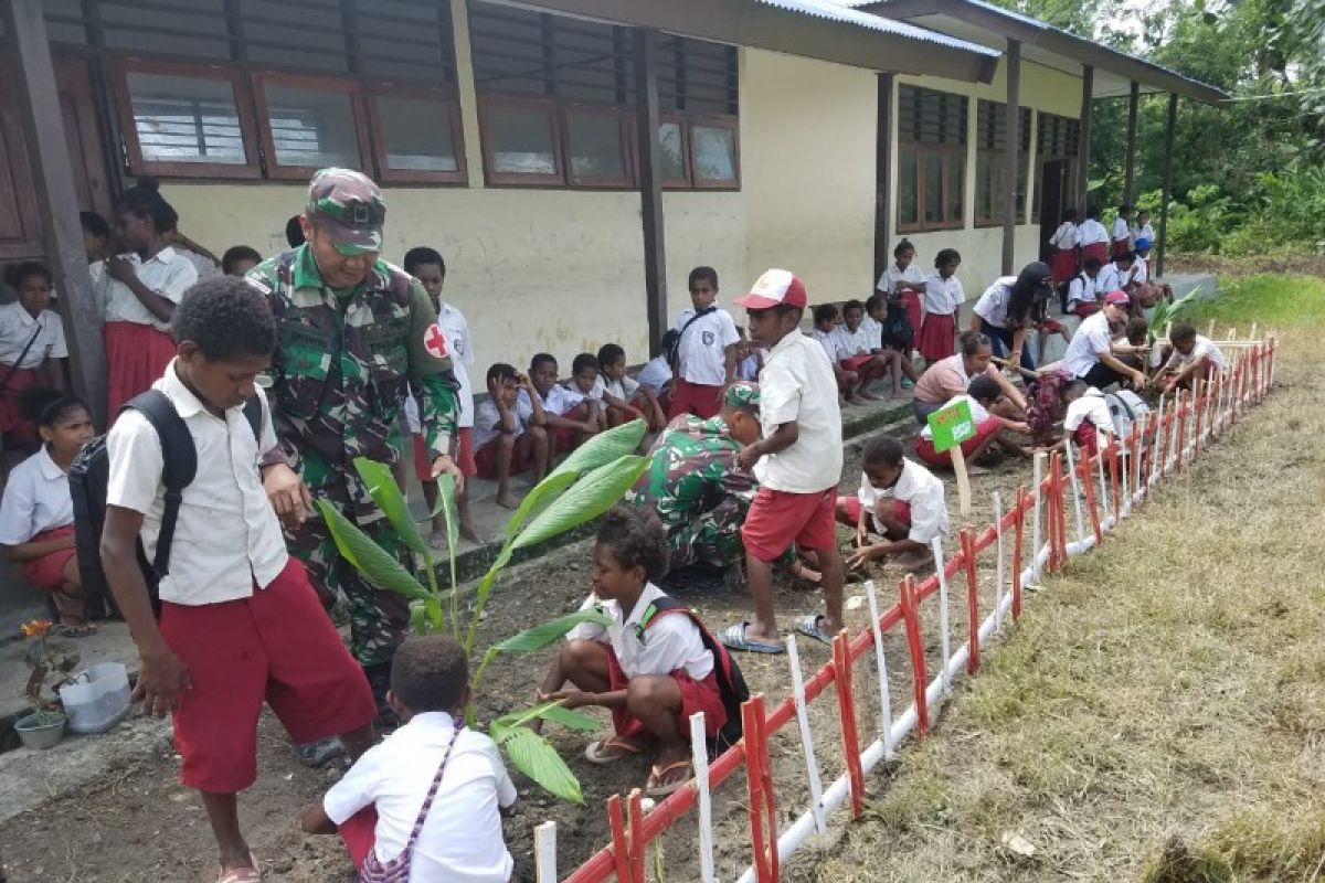 Yonif 126 /KC gandeng Nusantara Sehat latih dokter cilik di Waris Keerom