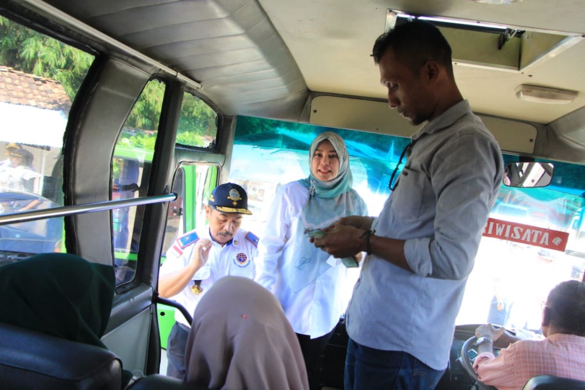 Bupati Pandeglang geram pihak angkutan naikan tarif hingga 100 persen