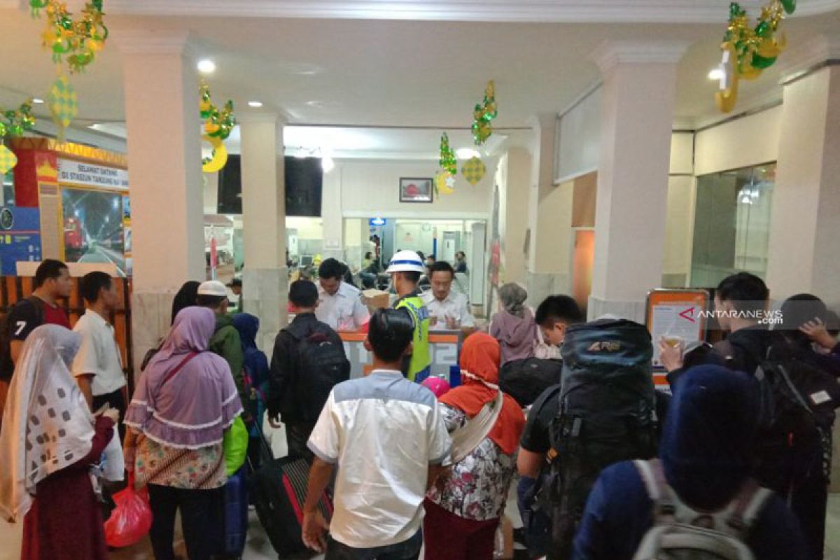 Penumpang kereta Tanjungkarang-Palembang dapat makan sahur gratis