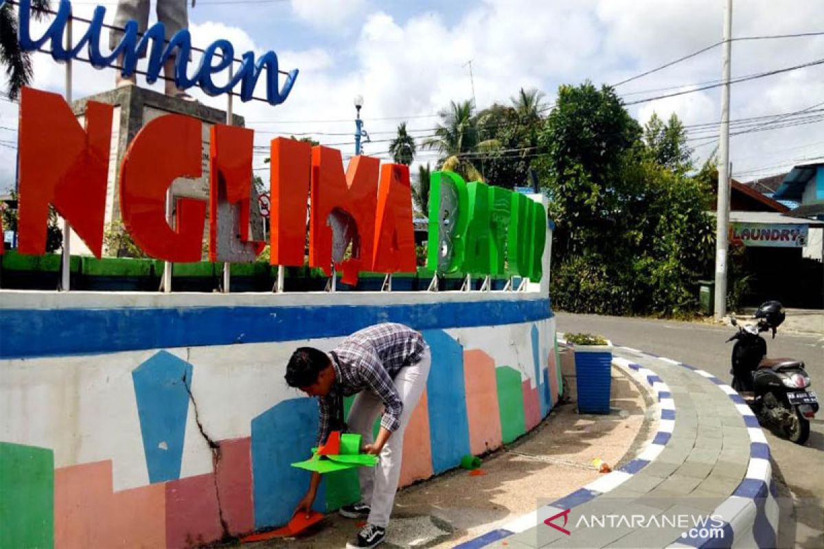 Bupati Nadalsyah sesalkan perusakan ikon kota