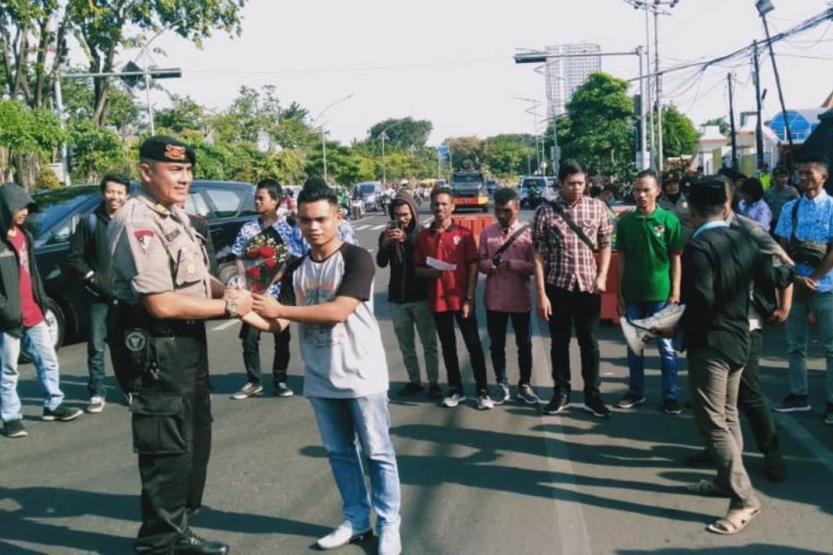 Aliansi mahasiswa dukung polisi usut kasus pembakaran mapolsek Tambelangan