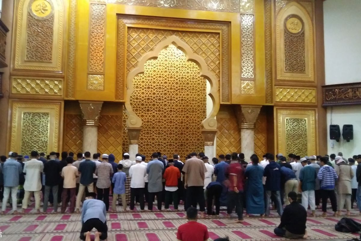 Para Pencari Lailatul Qadar di Penghujung Ramadhan