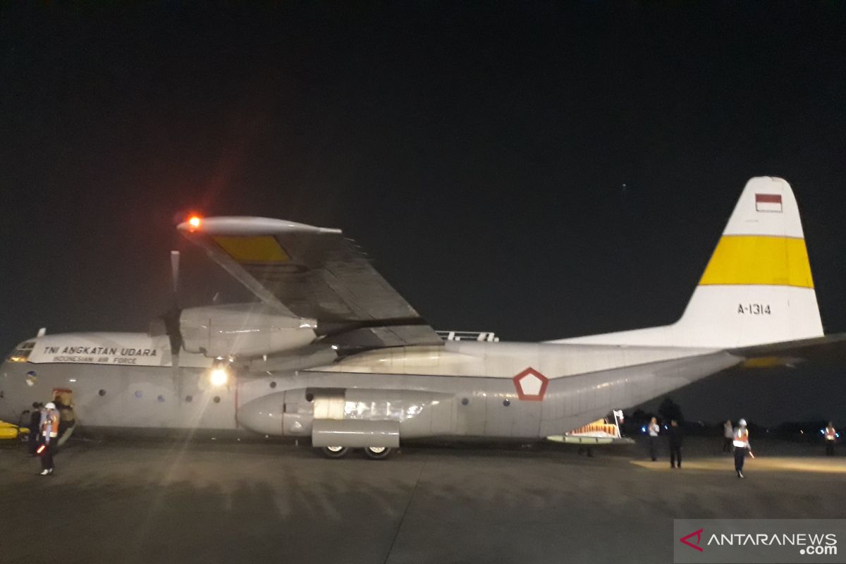 Ani Yudhoyono's body arrives at Halim Perdanakusuma Air Base