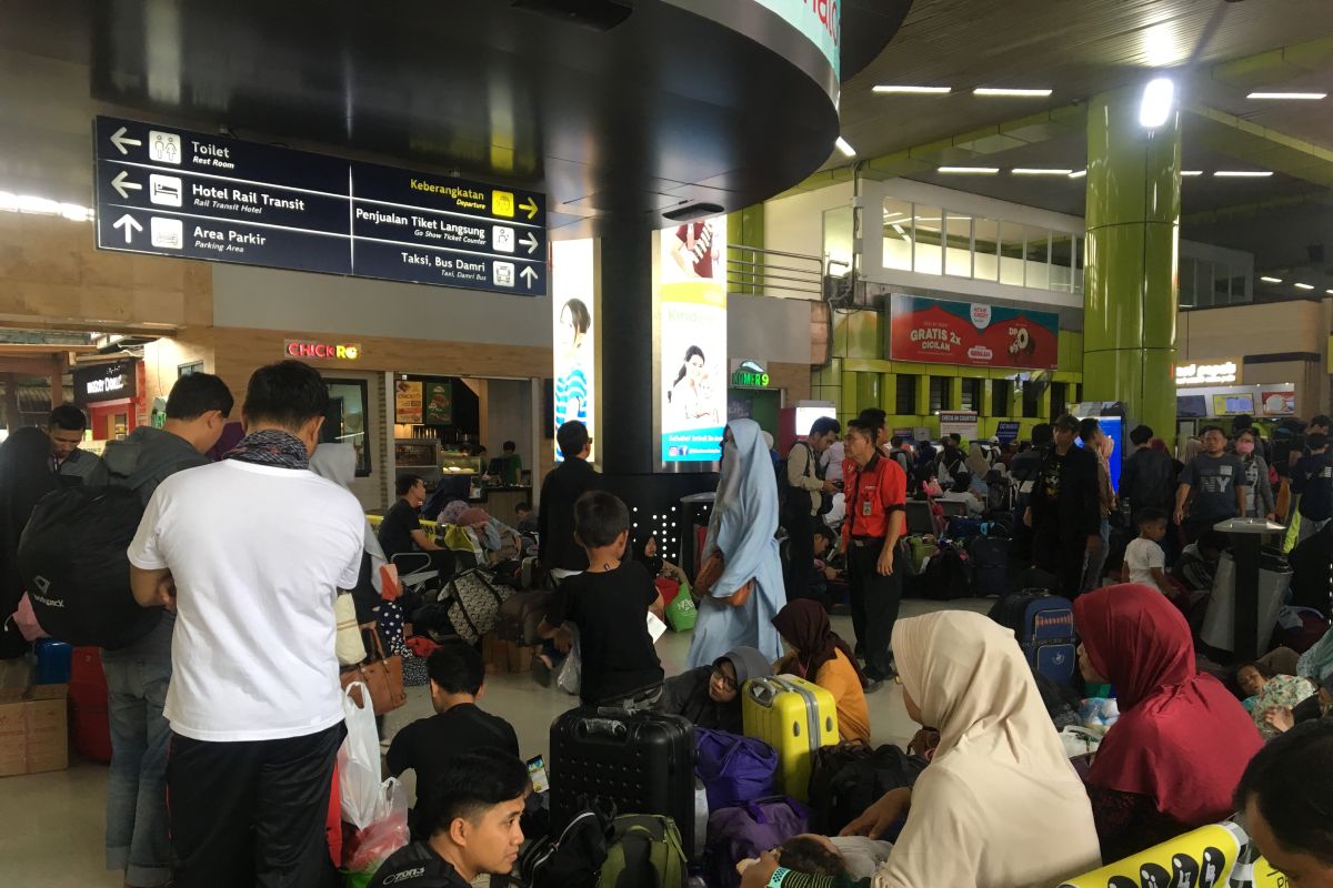 Gambir Station expects over 22,000 passengers today