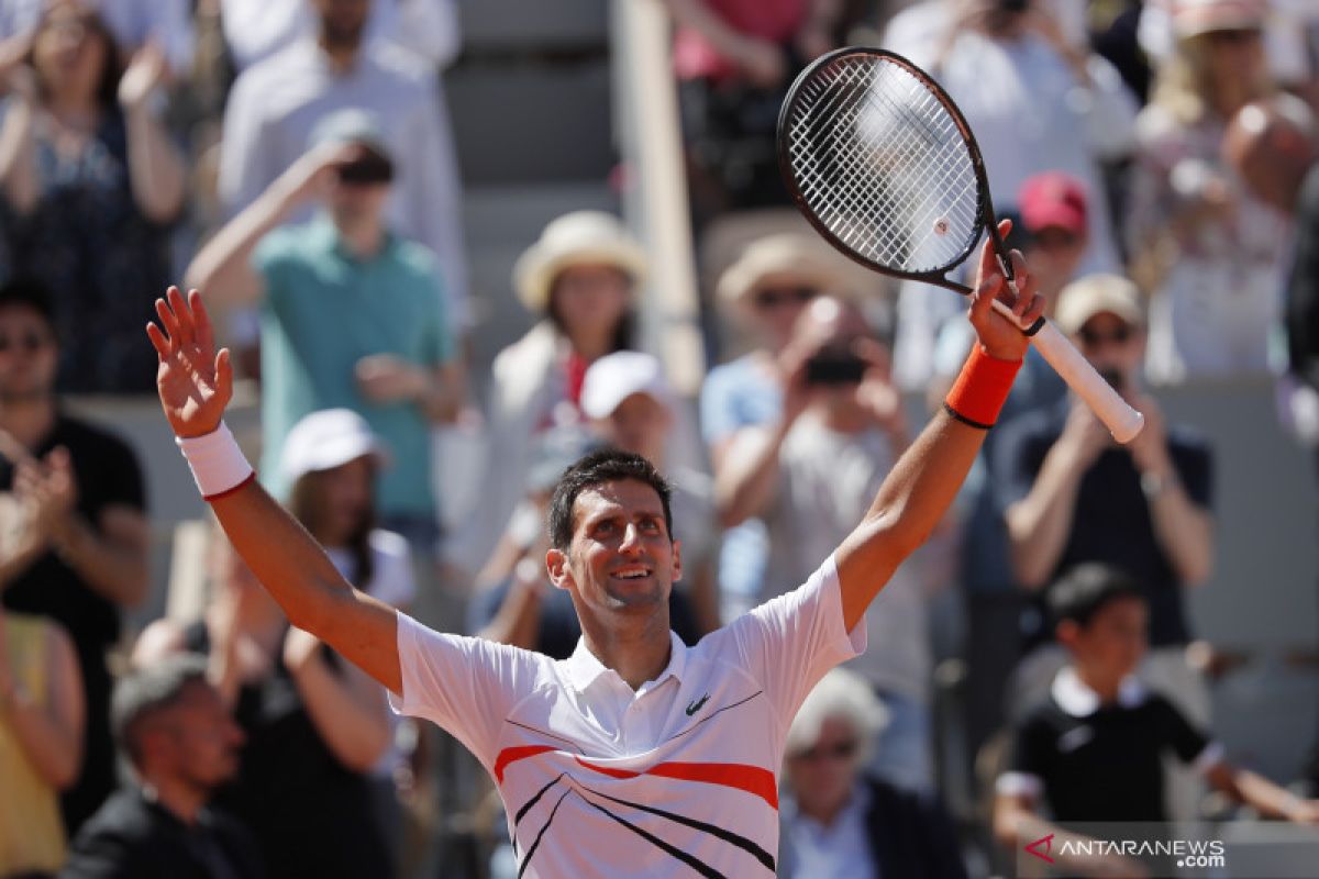 Novak Djokovic melaju ke putaran empat Prancis Terbuka