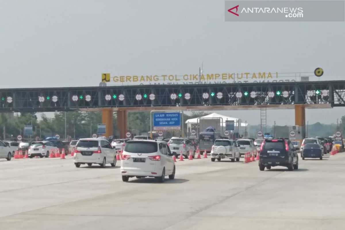 Warga keluhkan kenaikan tarif tol Jakarta-Cikampek