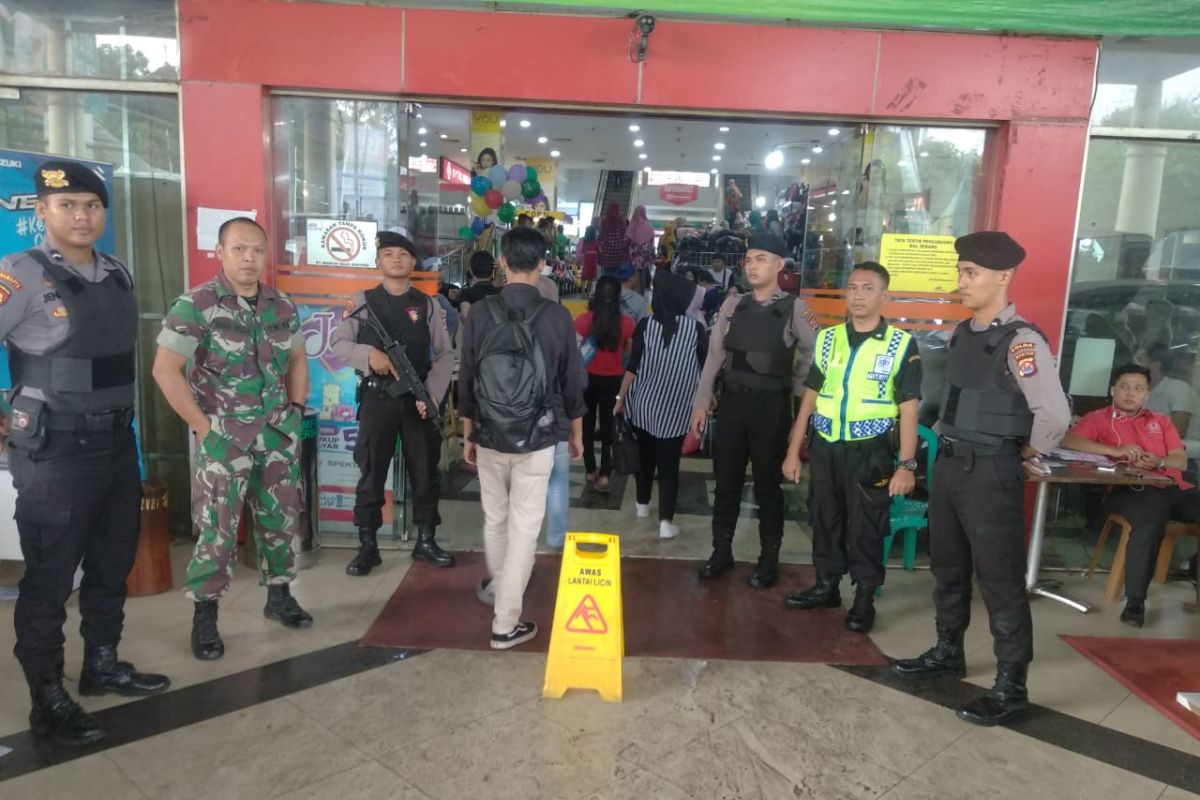 Polda Banten jaga pusat perbelanjaan jamin keamanan masyarakat