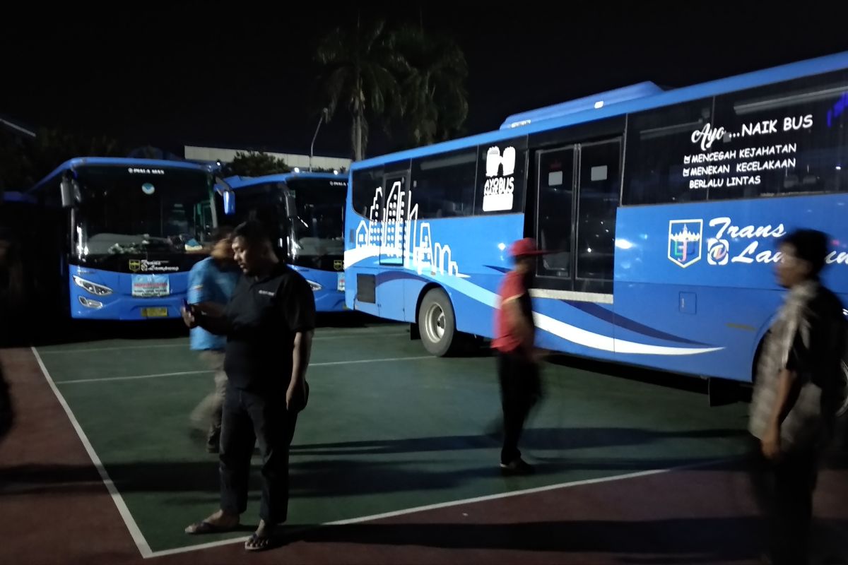 ASDP siapkan 8 unit bus penumpang berkebutuhan khusus.