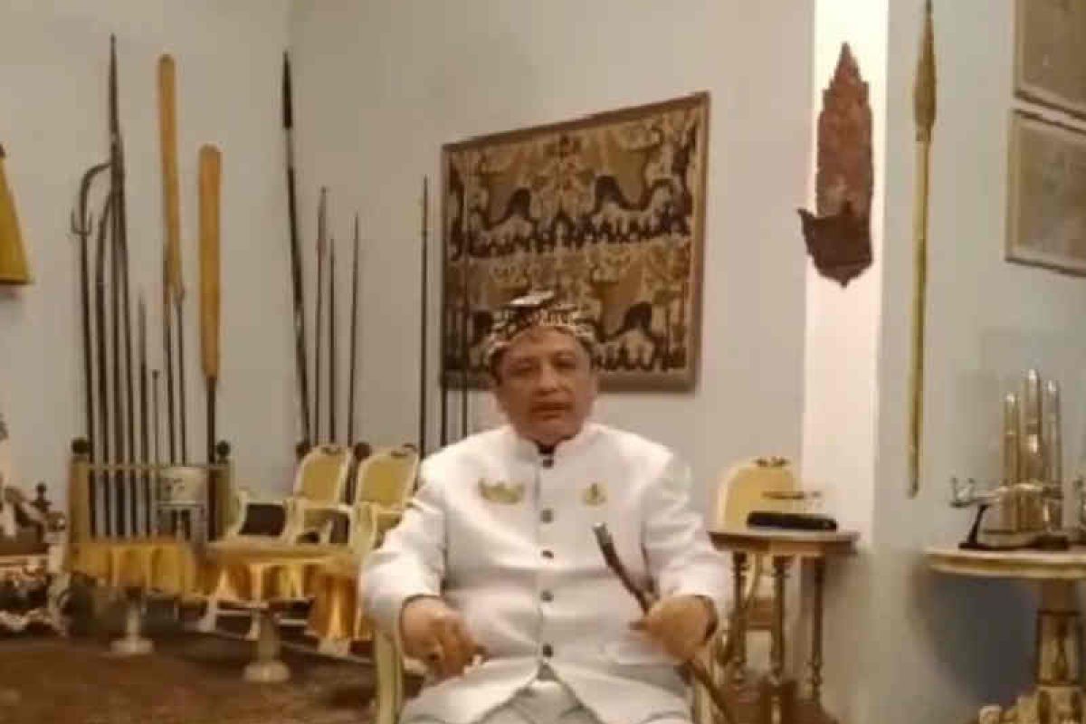 Sultan Kasepuhan puji ibu Ani  baik dan tidak sombong