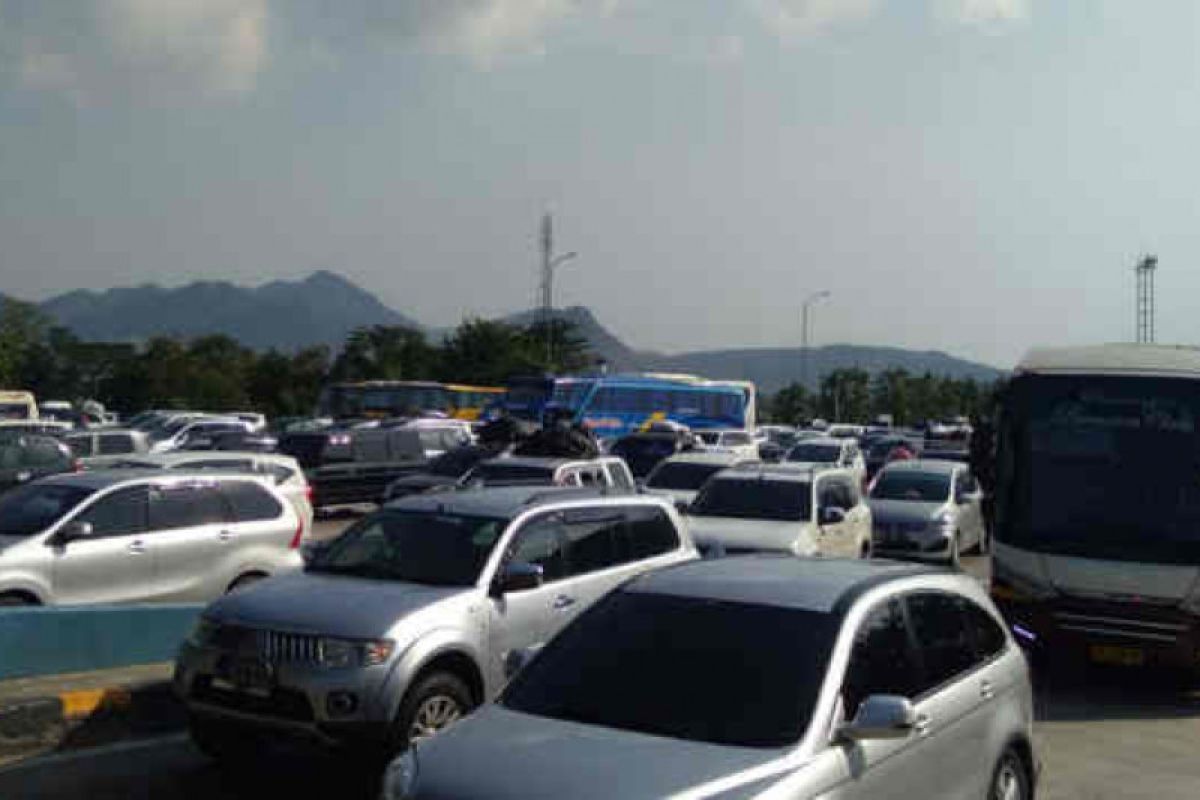 Hingga H-5 lebaran kendaraan lewati tol Cipali  353 ribu