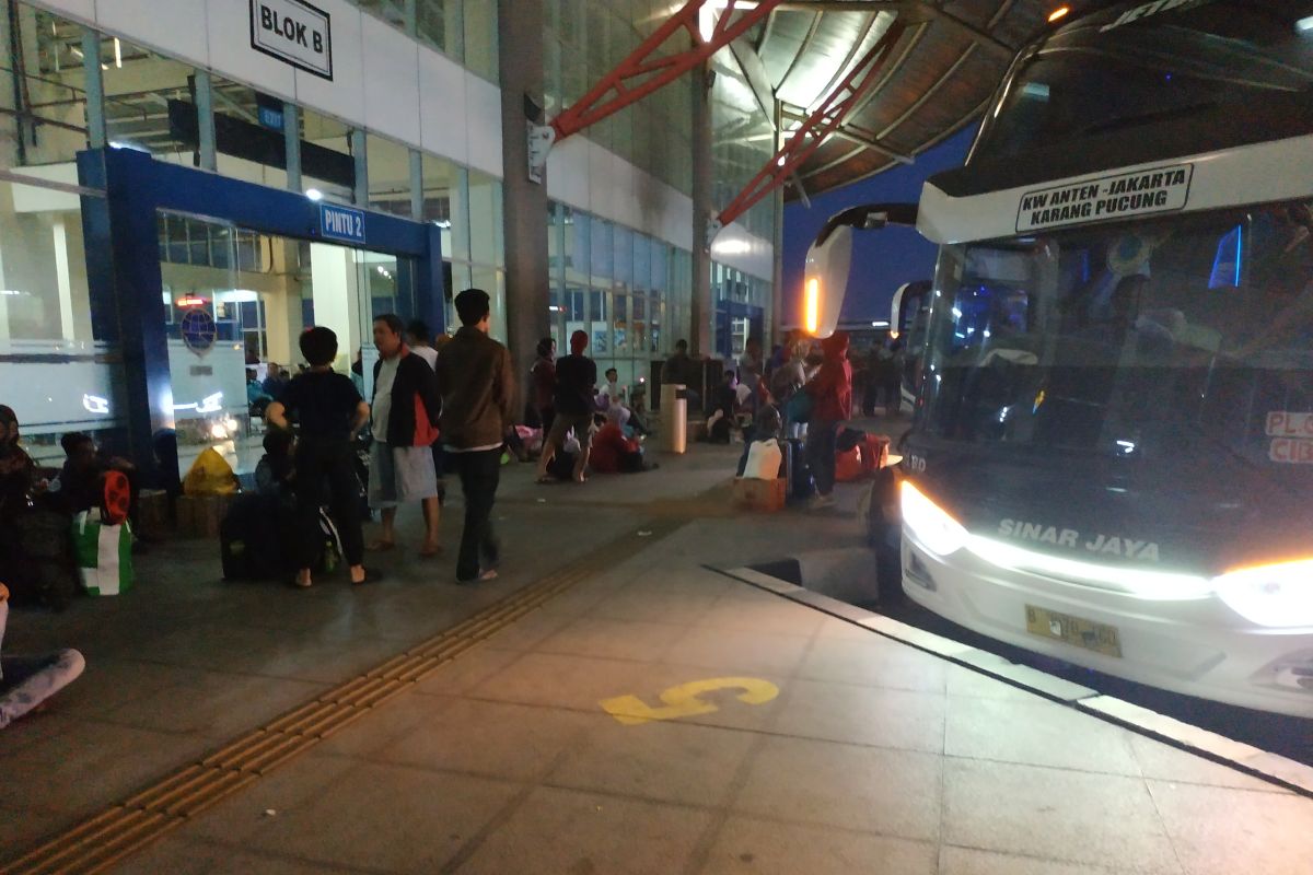 Puluhan bus angkutan Lebaran di Palembang ditertibkan