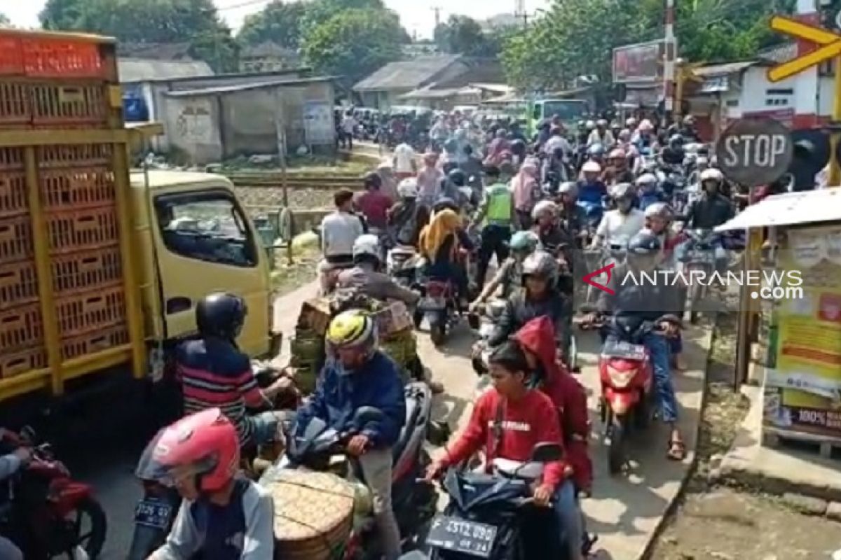 Pemudik diimbau gunakan jalur alternatif Sukabumi