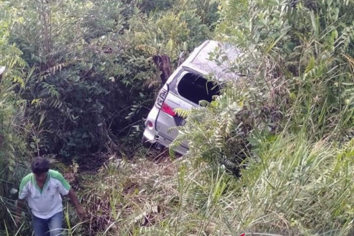 Avanza asal Jakarta kecelakaan di Jalinteng Sumatera