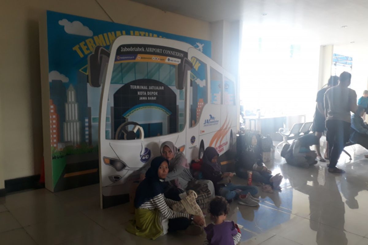 Dinkes Depok periksa kesehatan sopir bus mudik