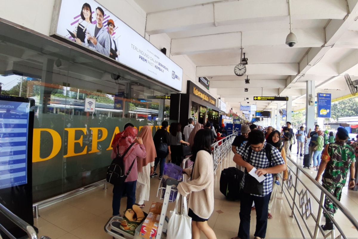 H-3 Lebaran, volume penumpang di Bandara Halim meningkat signifikan