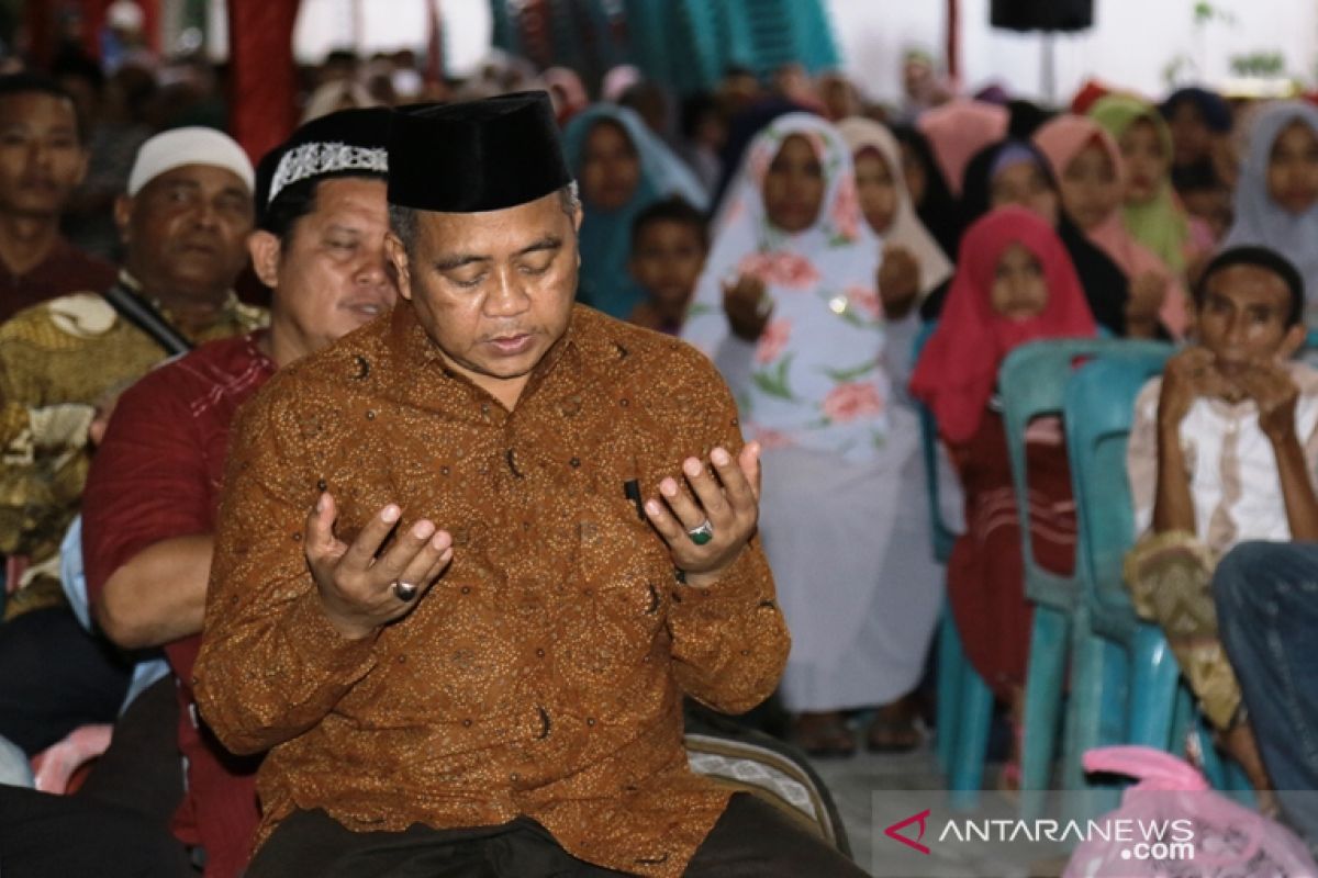 Ribuan warga Aceh Barat doa bersama untuk  Ani Yudhoyono