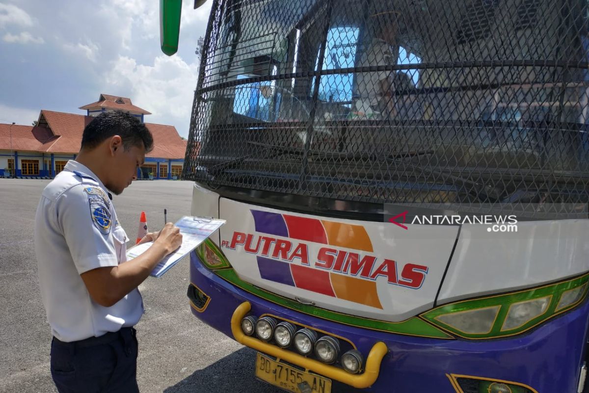 Arus mudik di Terminal Simpang Nangka meningkat