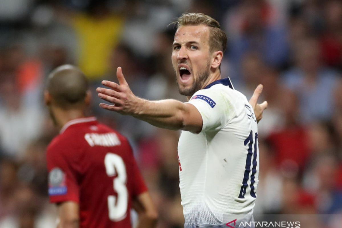 Berbatov nasehati Kane: Segera tinggalkan Tottenham