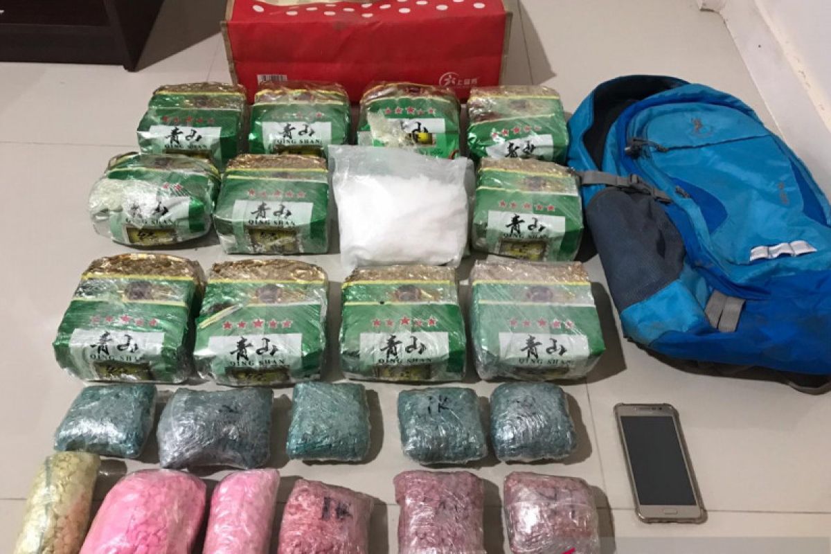 3 busted in Riau for smuggling 10 kg meth from Malaysia