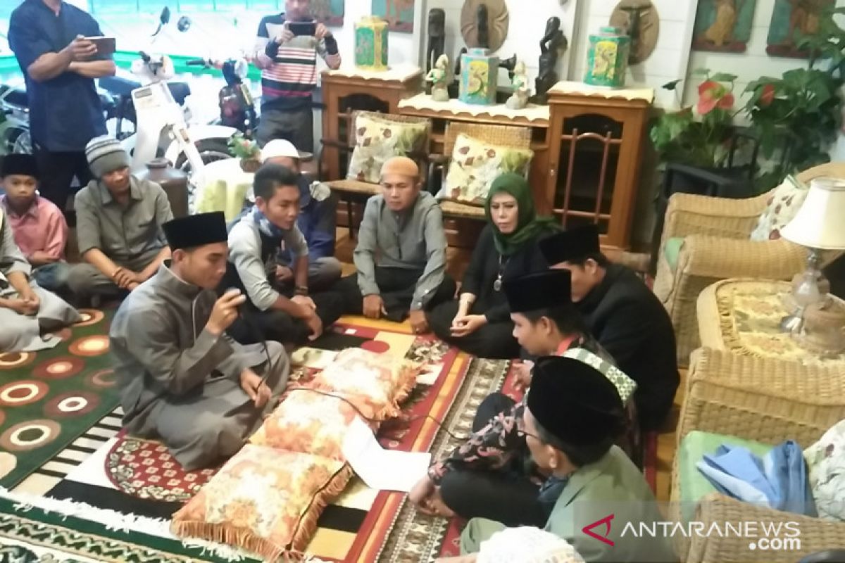 Cerita Irwan memilih Islam karena ajakan memohon ampunan lima kali sehari